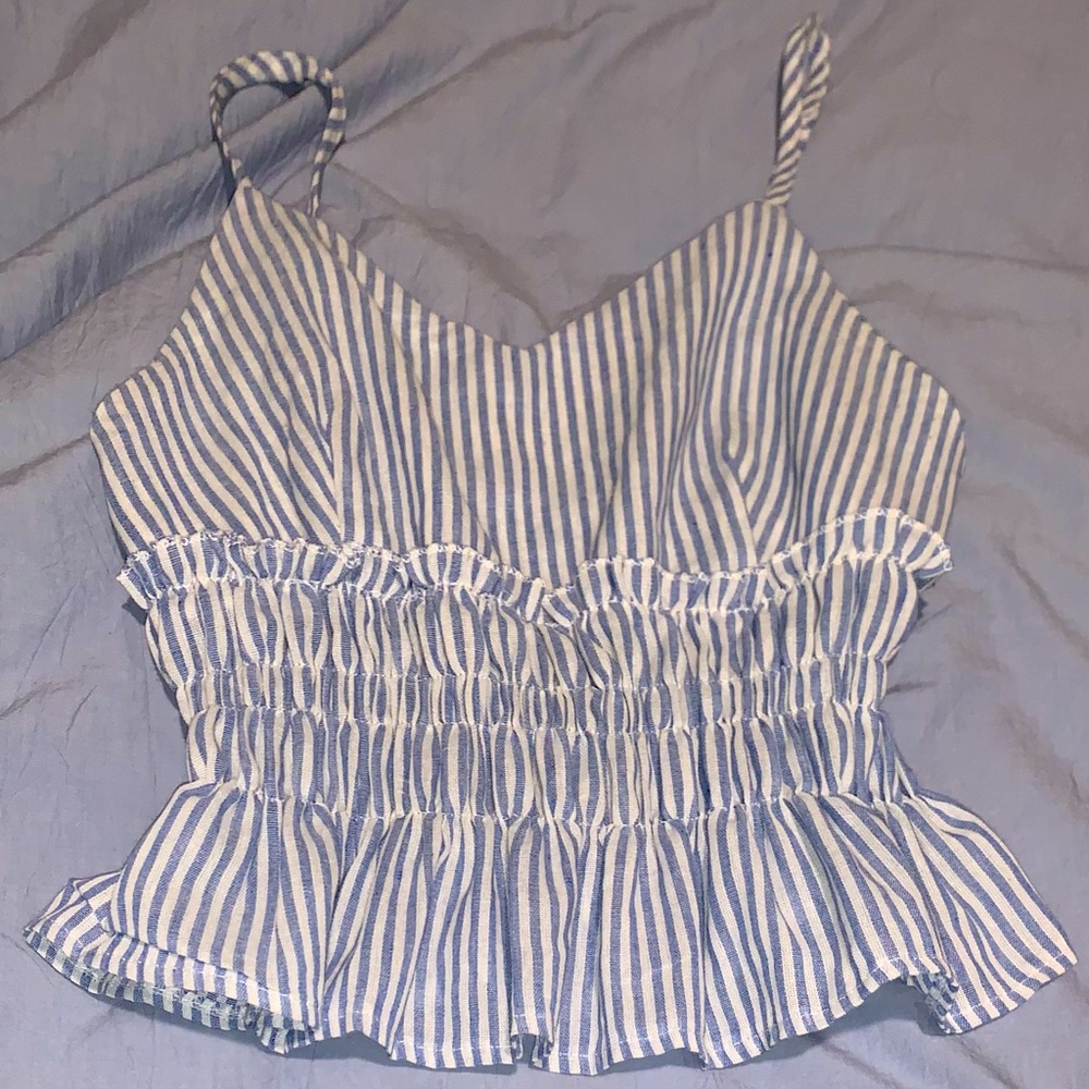 Blue and white Médium top like new